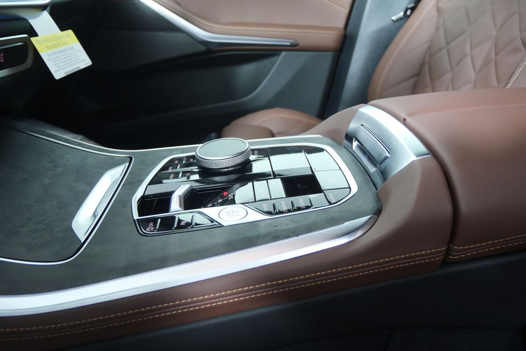 Thumbnail: 2026 BMW X5 - 21