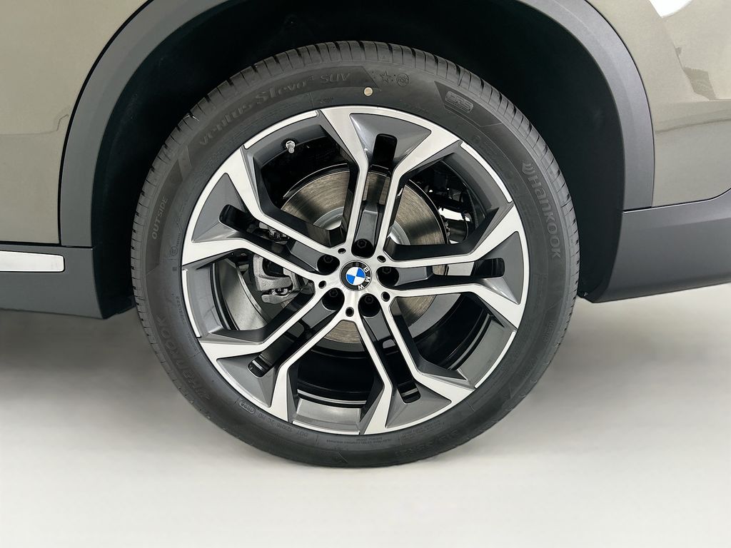 Thumbnail: 2026 BMW X5 - 30