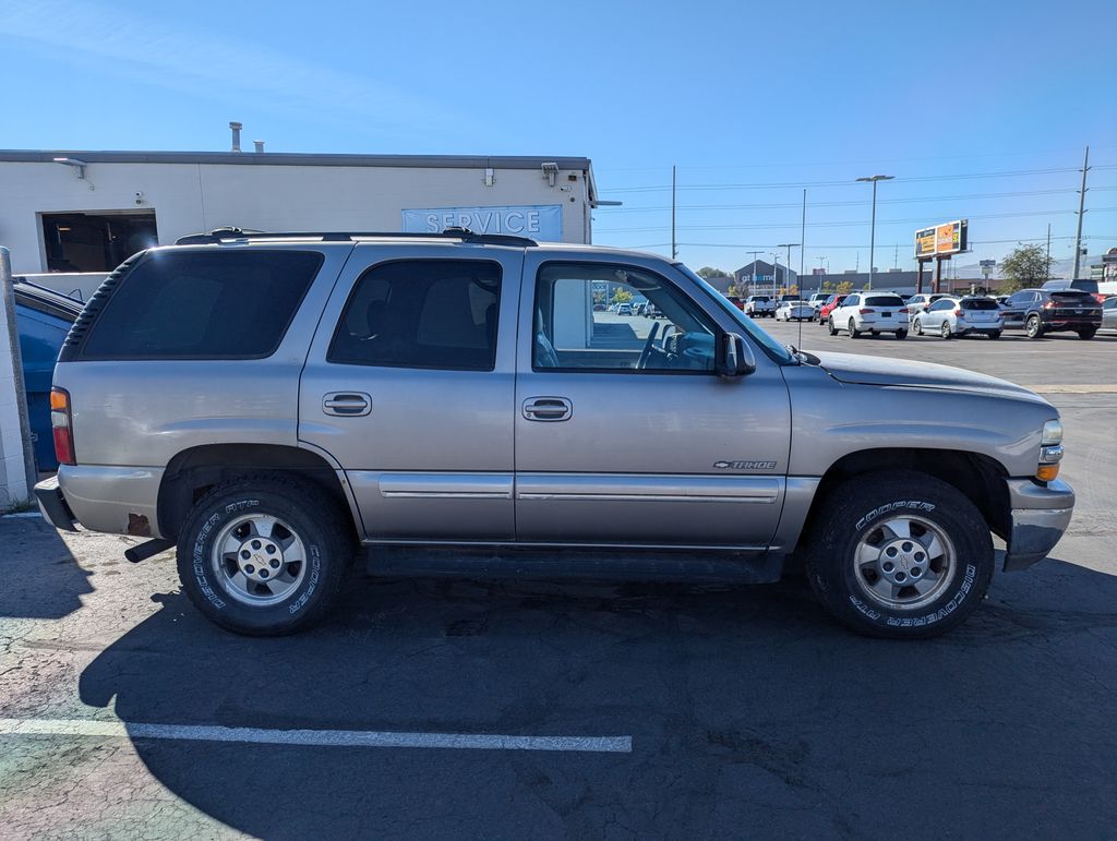 2002 Chevrolet Tahoe LT 2