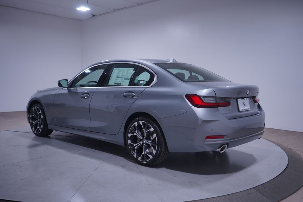 Thumbnail: 2025 BMW 3 Series - 3