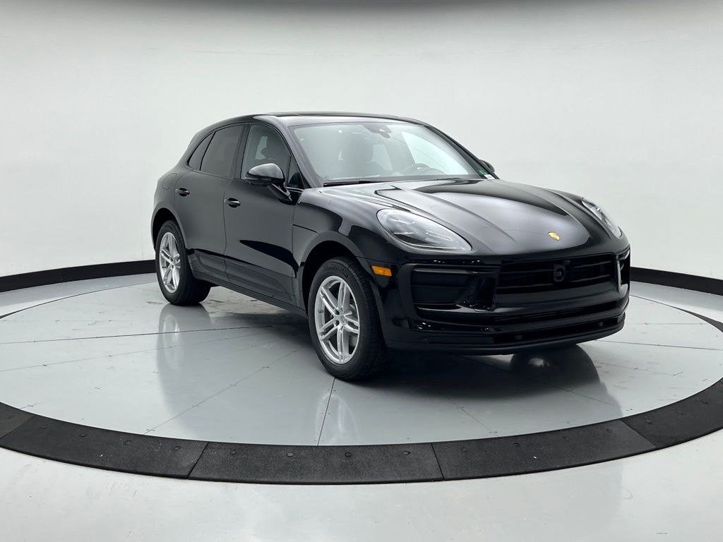 Thumbnail: 2026 Porsche Macan - 7