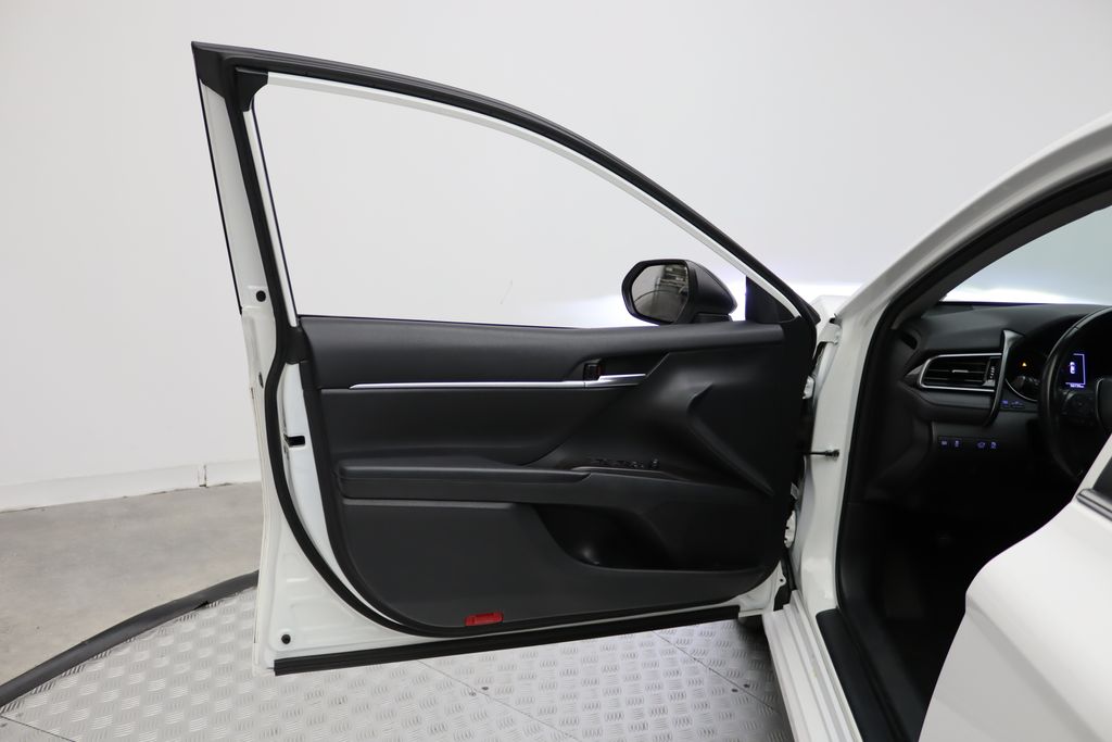 Thumbnail: 2023 Toyota Camry - 16