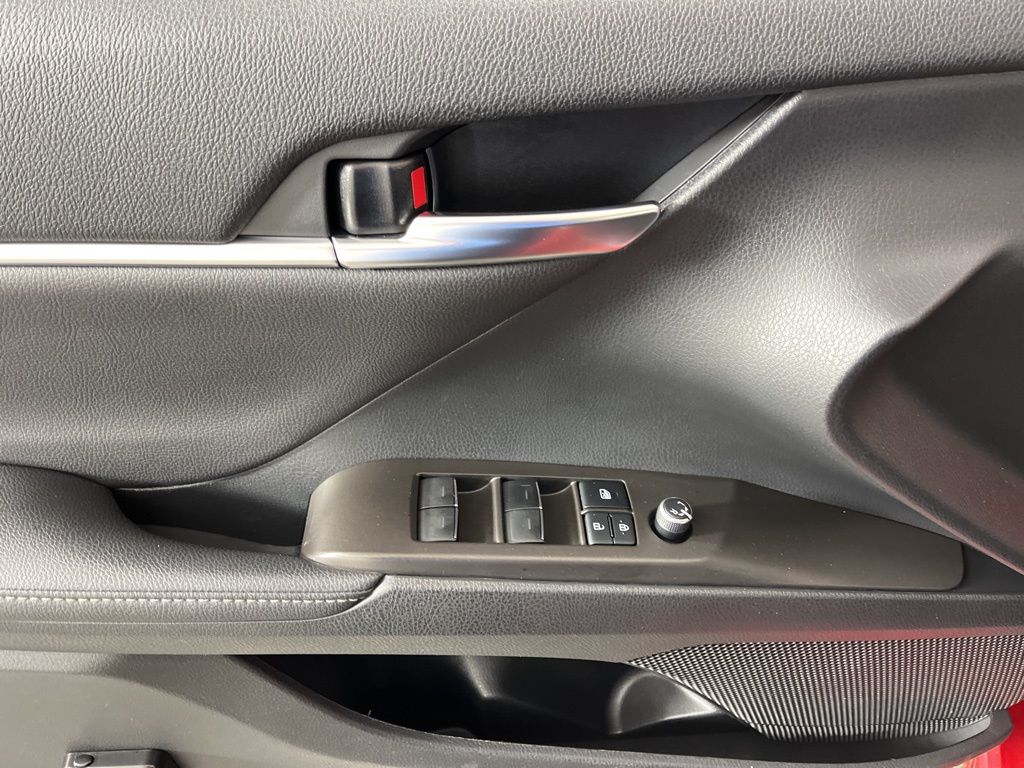 Thumbnail: 2021 Toyota Camry - 25