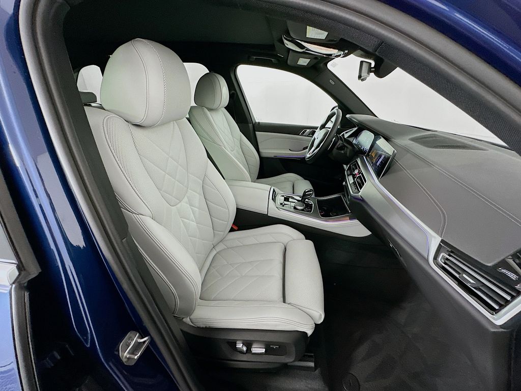Thumbnail: 2023 BMW X5 - 29
