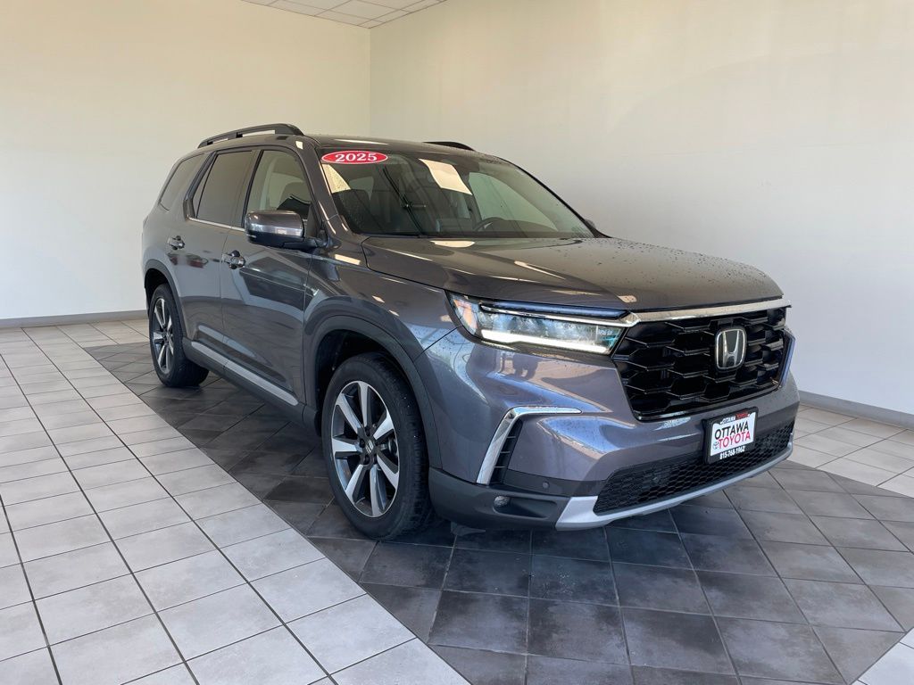 Gray (Modern Steel Metallic) 2025 Honda Pilot Touring AWD SUV / Crossover All-Wheel Drive Automatic