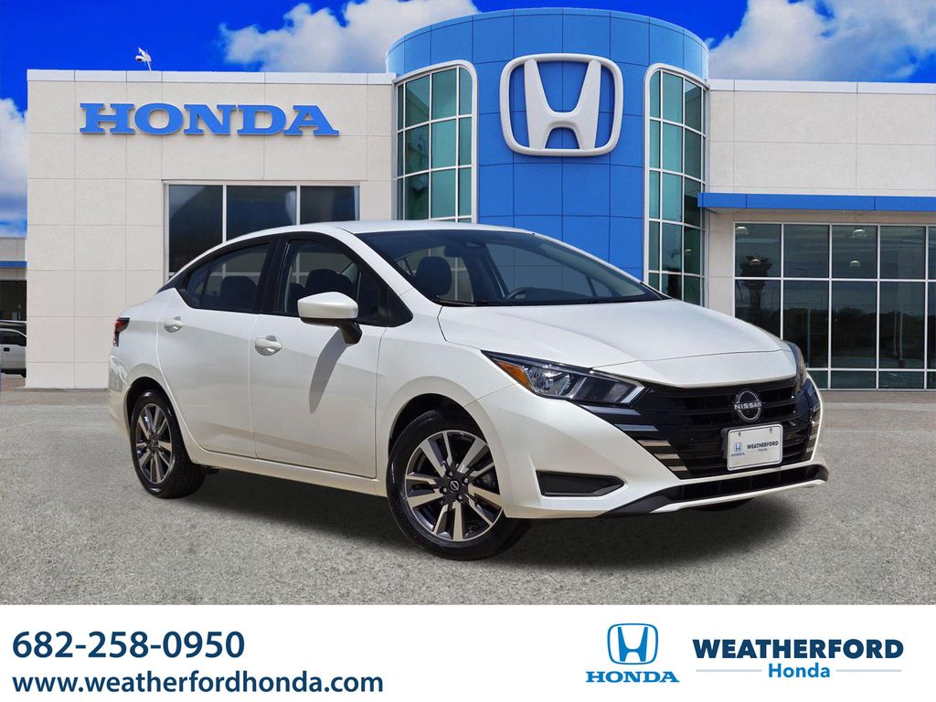 Aspen White Tricoat 2024 Nissan Versa Sedan Front-Wheel Drive Continuously Variable Transmission