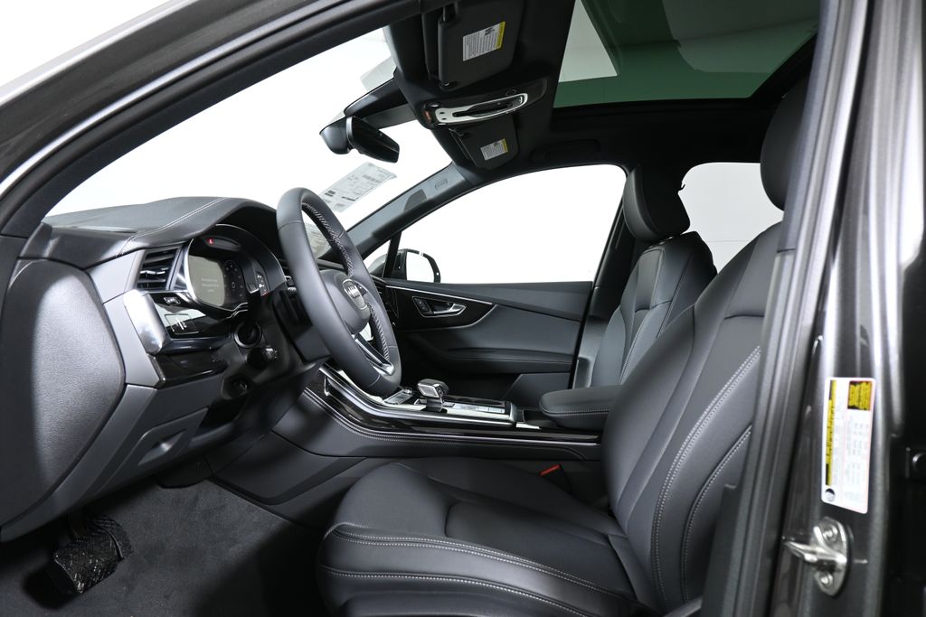 Thumbnail: 2026 Audi Q7 - 3