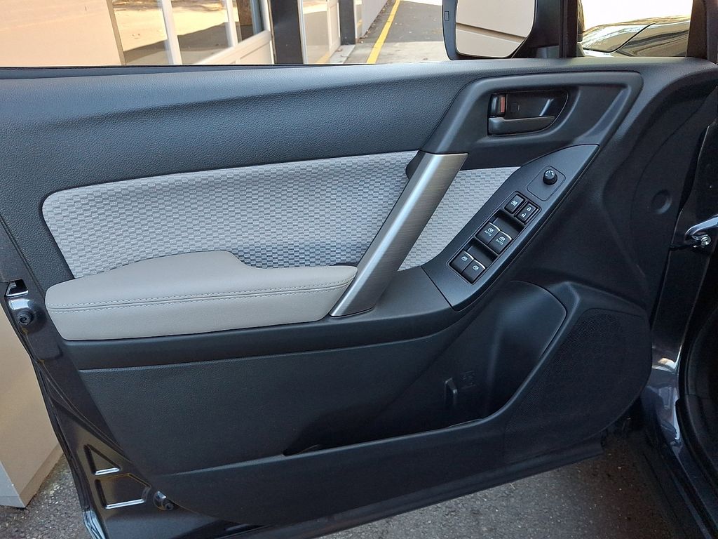 Thumbnail: 2017 Subaru Forester - 13