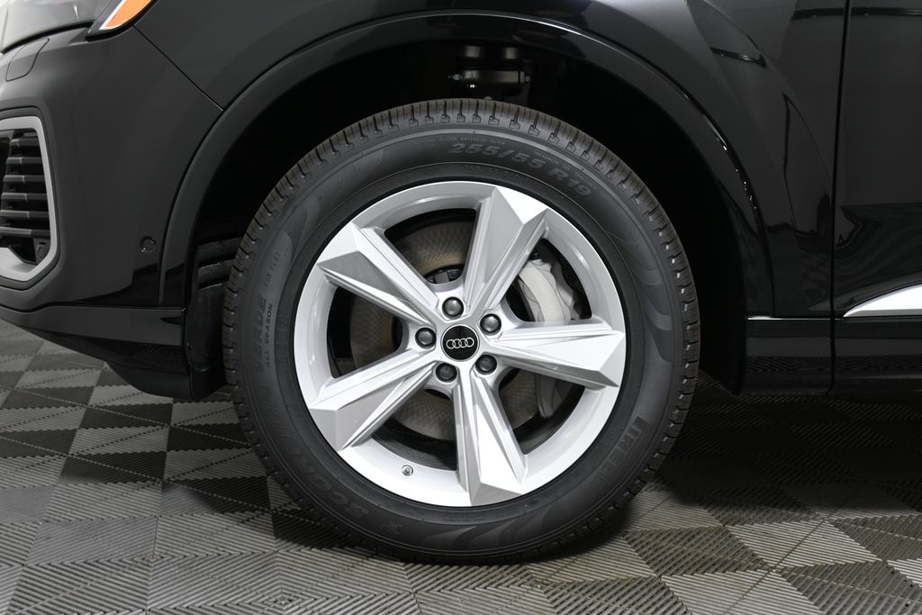 Thumbnail: 2025 Audi Q7 - 24