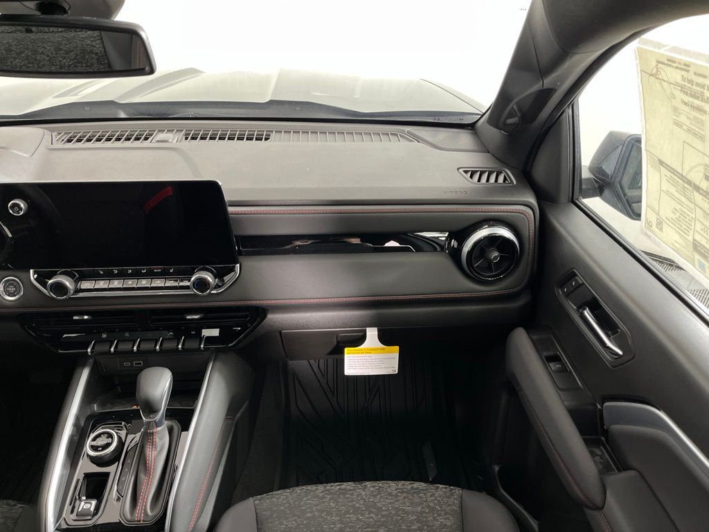 Thumbnail: 2026 Chevrolet Colorado - 18