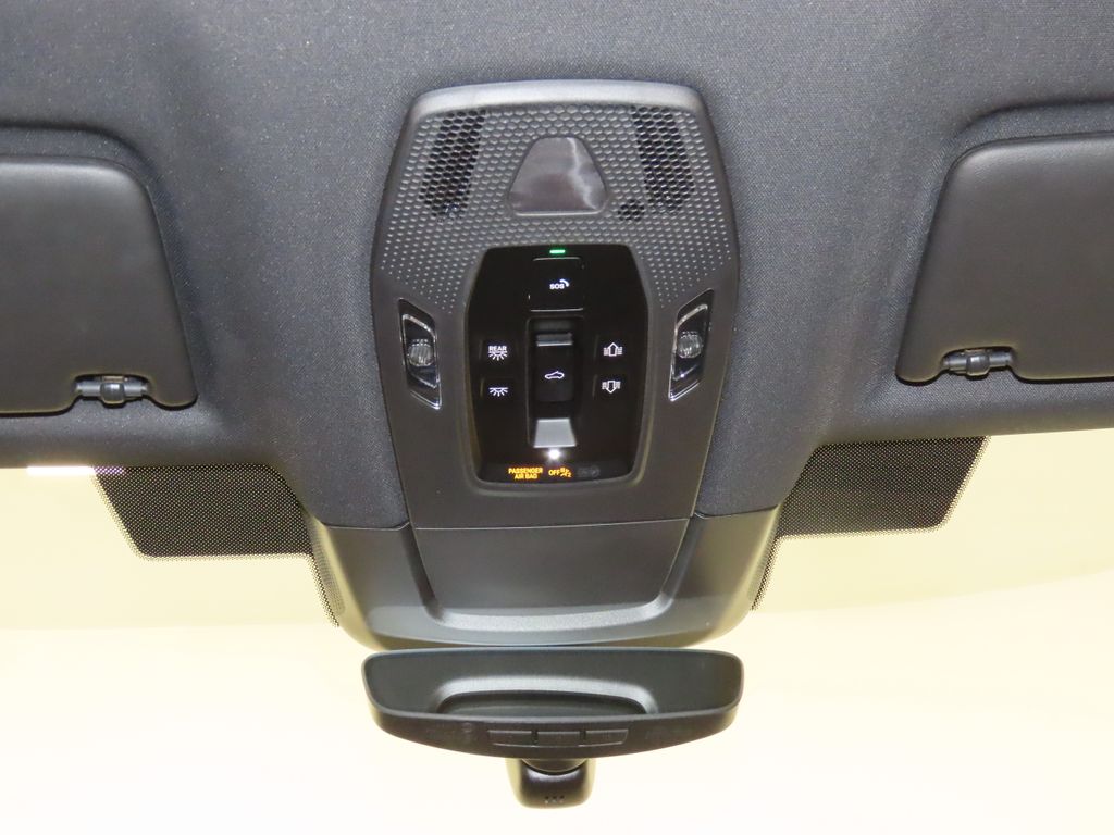 Thumbnail: 2024 Porsche Macan - 32