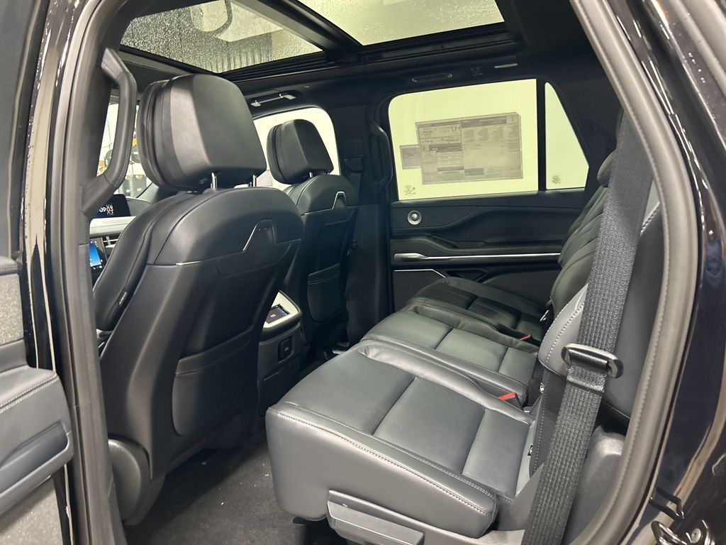 new 2026 Lincoln Navigator car, priced at $105,615