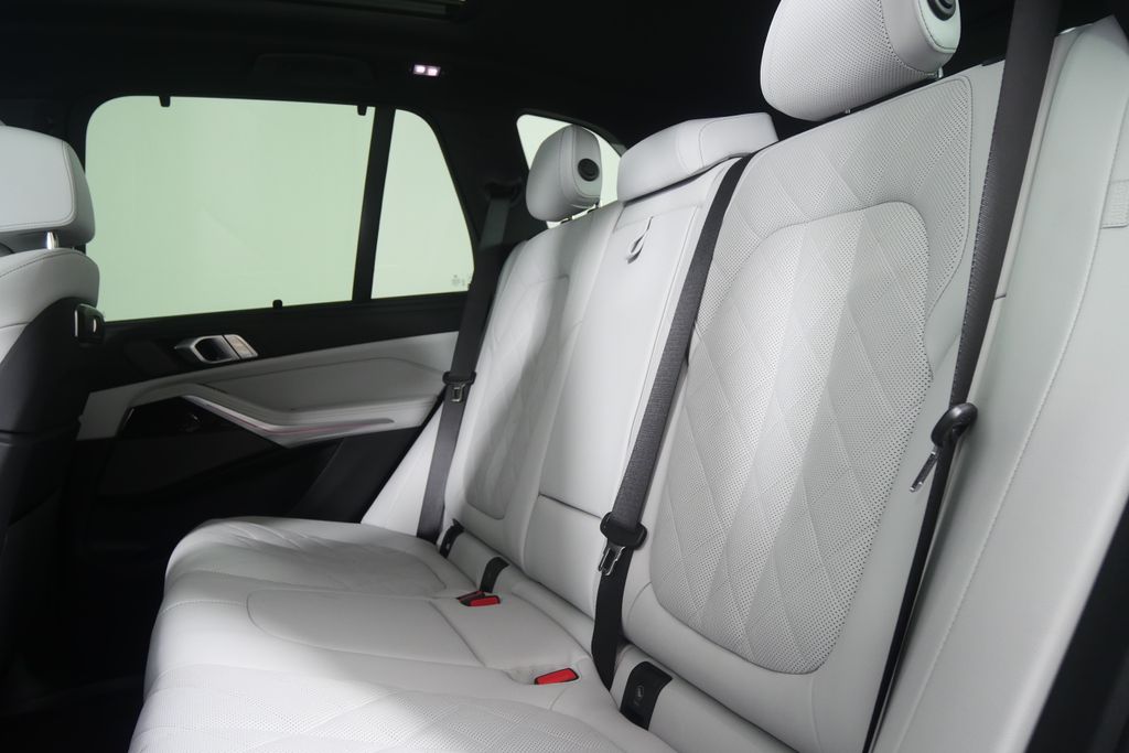 Thumbnail: 2026 BMW X5 - 14