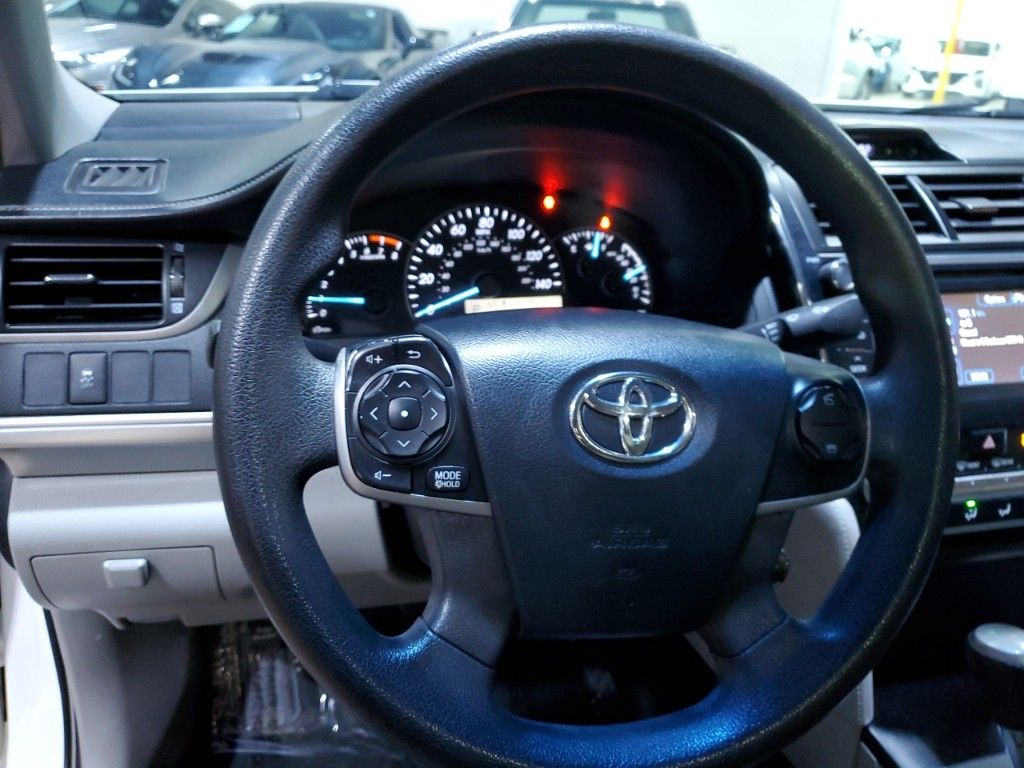 2013 Toyota Camry L 26