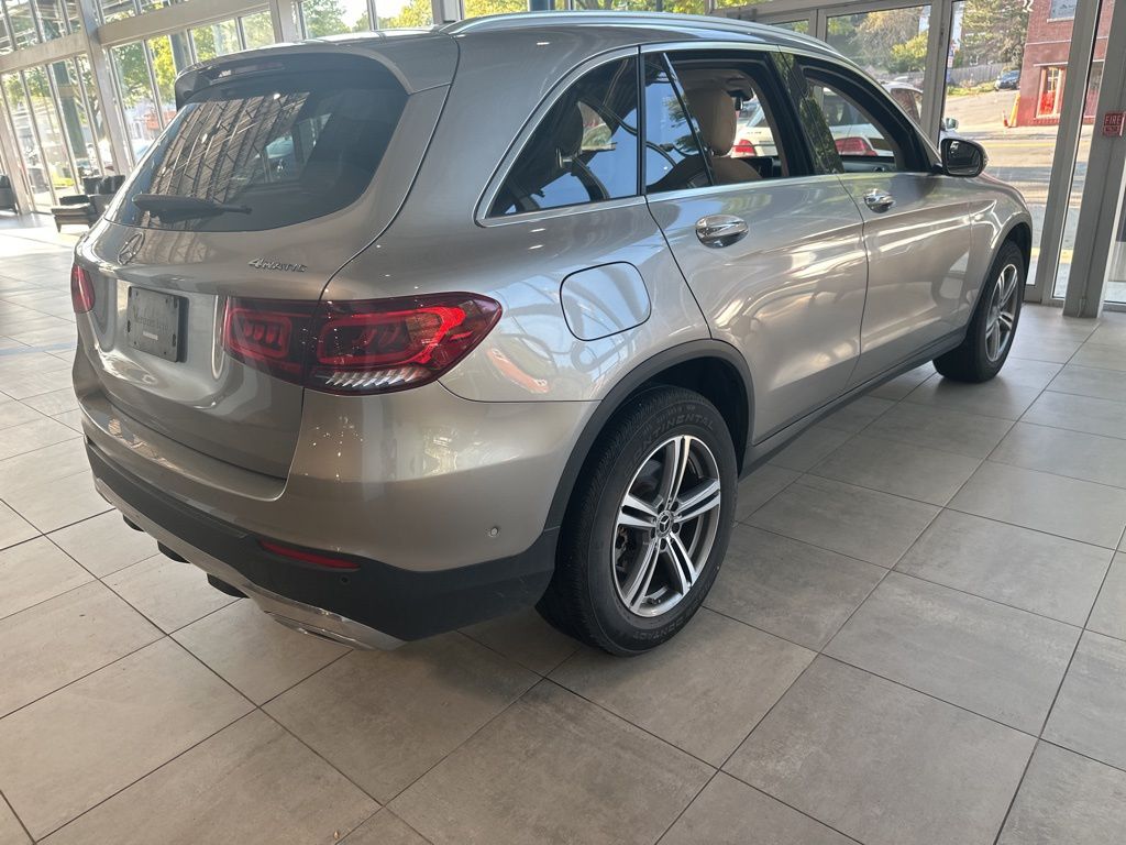 2021 Mercedes-Benz GLC GLC 300 7