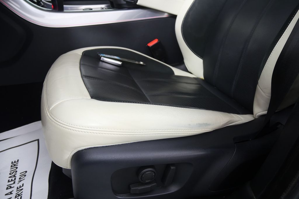 Thumbnail: 2021 Land Rover Range Rover Sport - 10