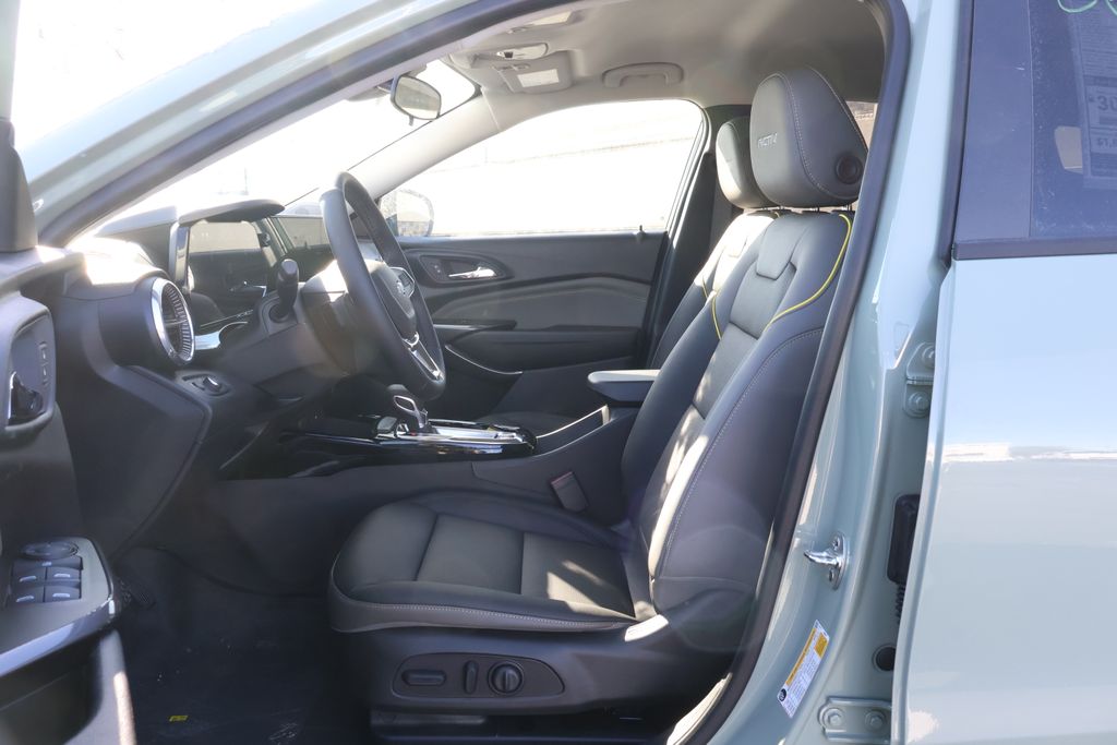 Thumbnail: 2026 Chevrolet Trax - 14