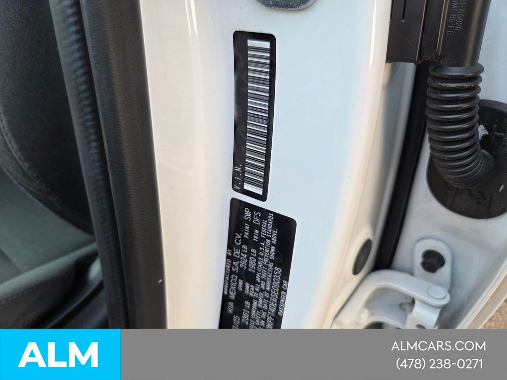 Used 2025 White Kia LXS image 18