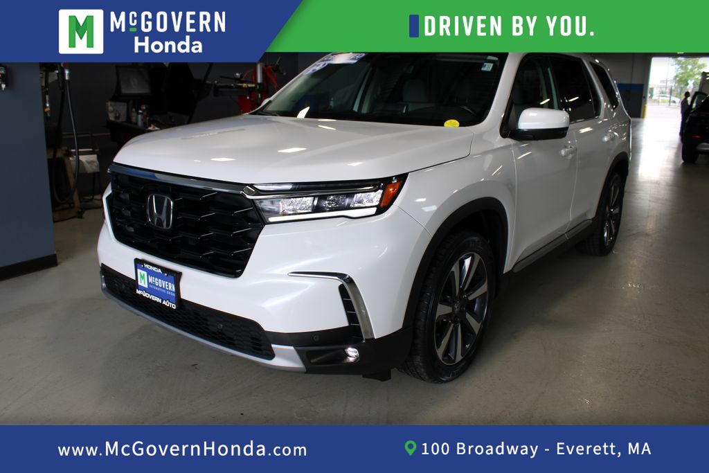 Platinum White Pearl 2024 Honda Pilot SUV / Crossover All-Wheel Drive Automatic
