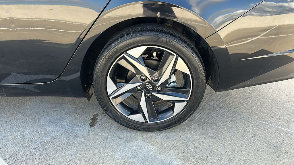 2023 Hyundai Elantra SEL Black at Baytown Hyundai