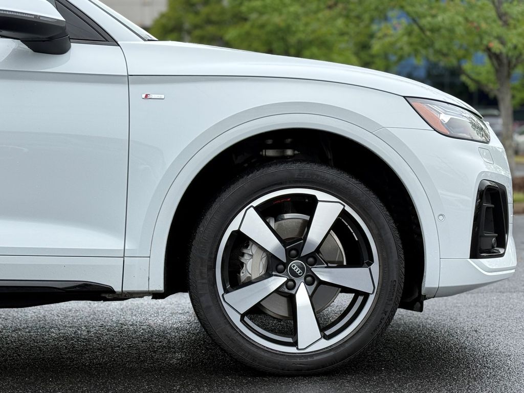 Thumbnail: 2023 Audi Q5 - 9