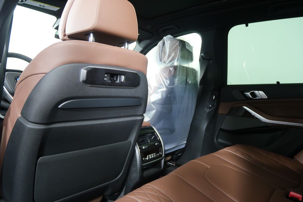 Thumbnail: 2026 BMW X5 - 17