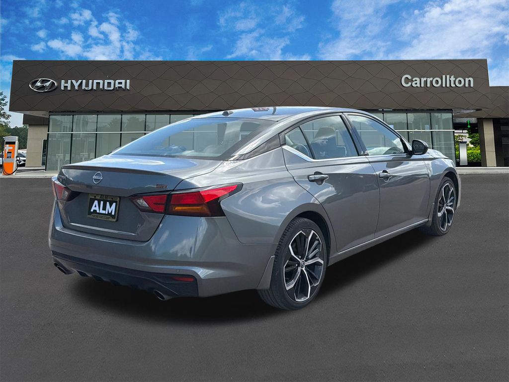 Used 2025 Gray Nissan 2.5 SR image 5