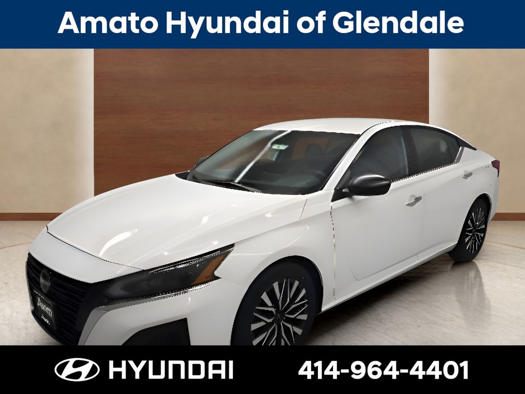 Glacier White 2025 Nissan Altima Sedan Front-Wheel Drive Continuously Variable Transmission