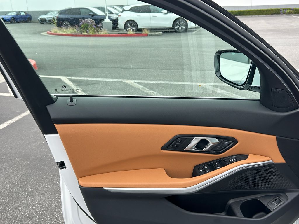 Thumbnail: 2024 BMW 3 Series - 11