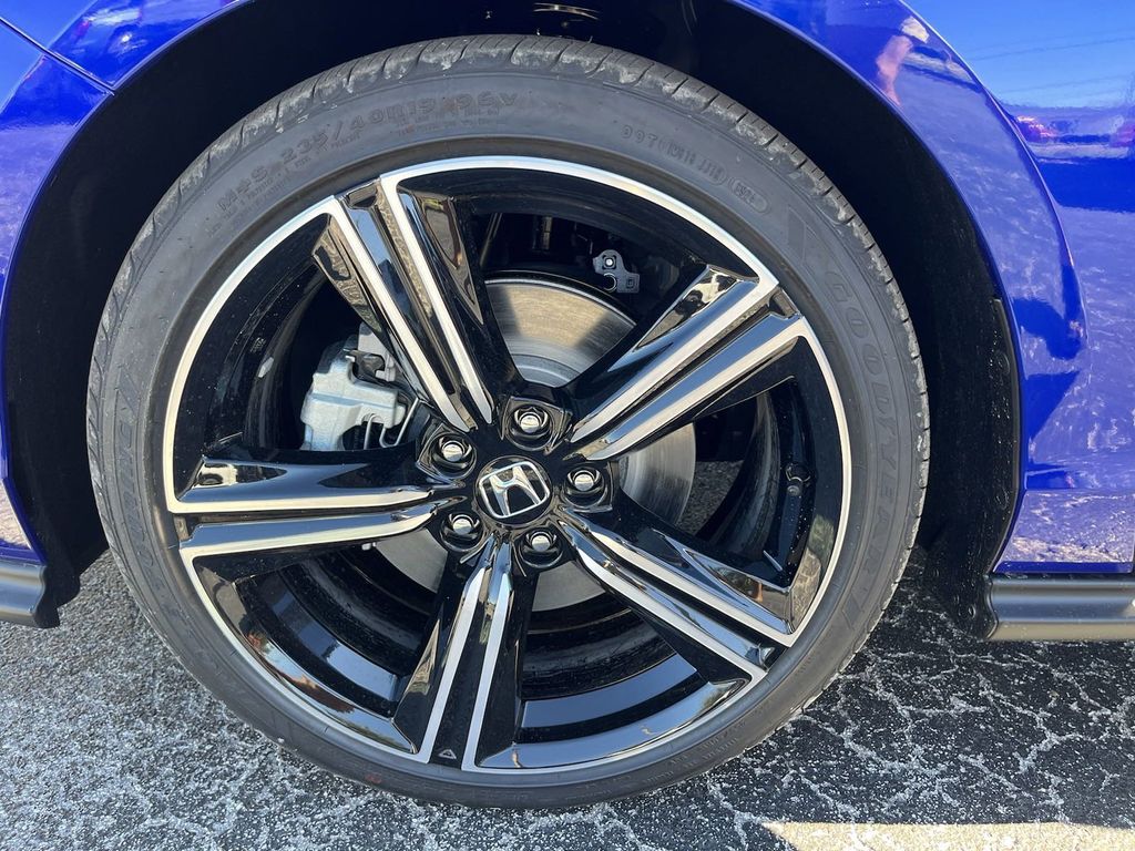 new 2025 Honda Accord Hybrid car, priced at $33,893