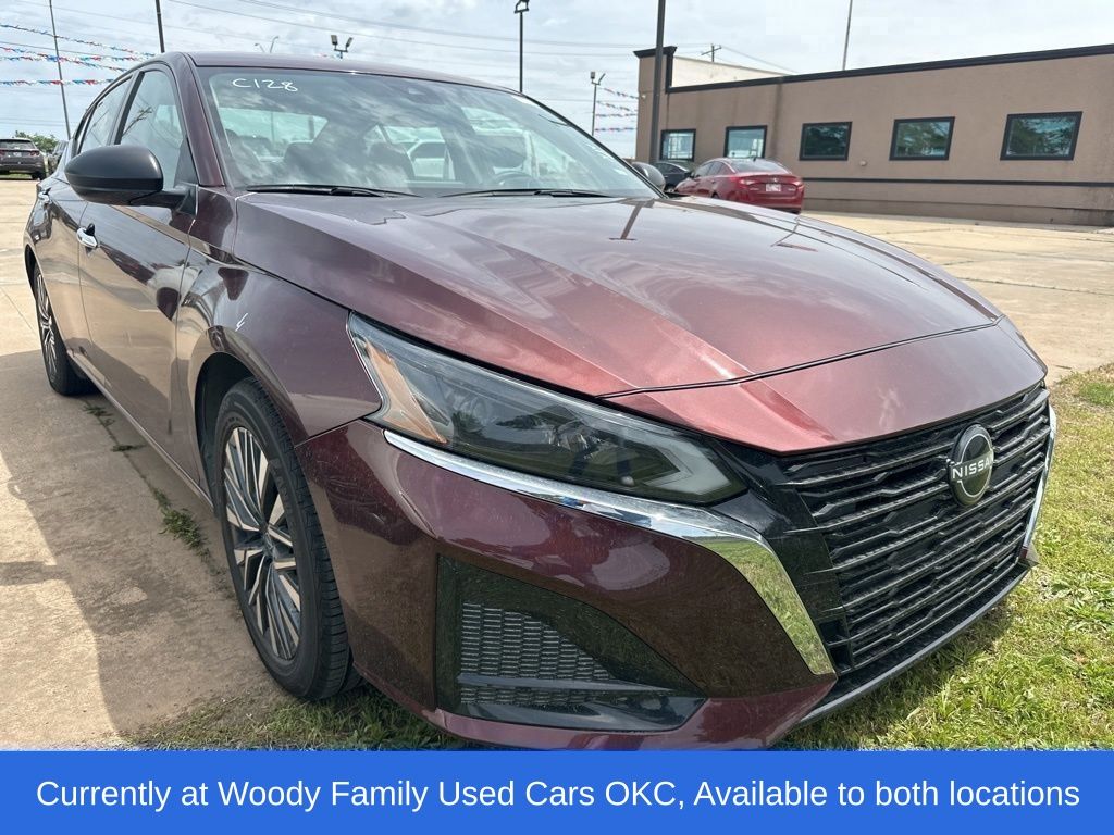 Garnet Pearl Metallic 2024 Nissan Altima 2.5 SV FWD Sedan Front-Wheel Drive Continuously Variable Transmission