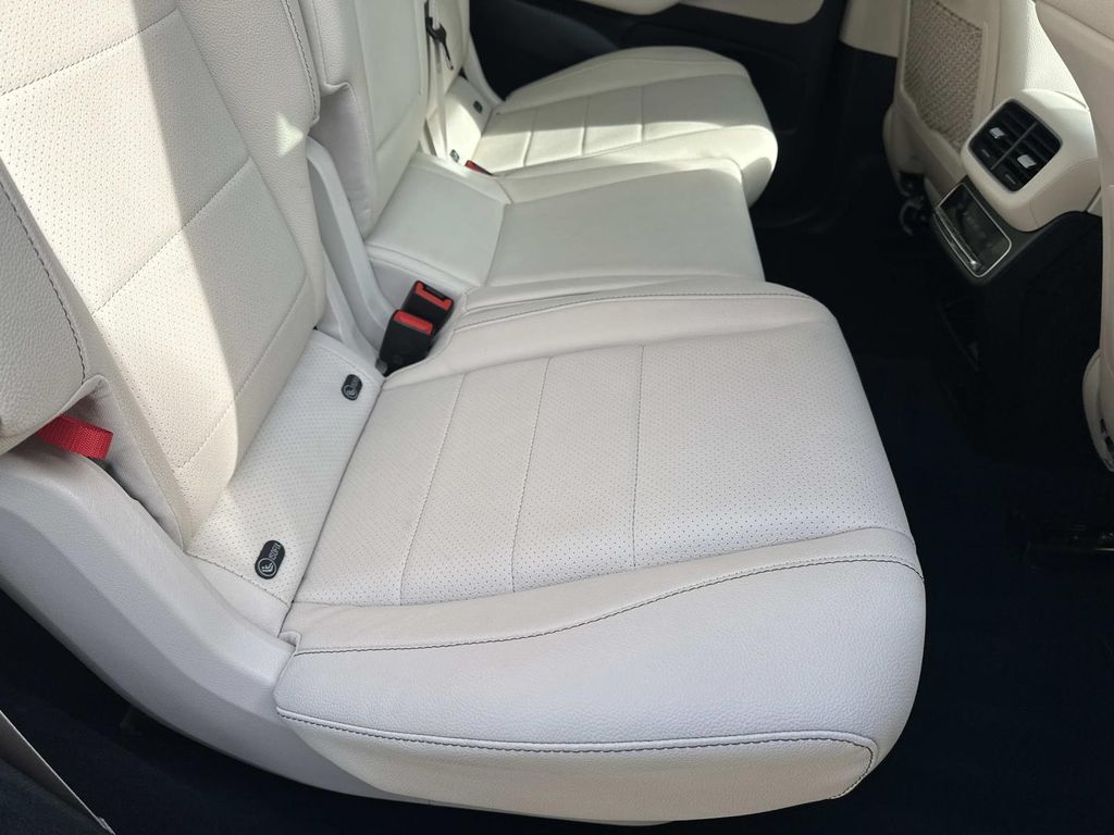 Thumbnail: 2023 Mercedes-Benz GLS - 26