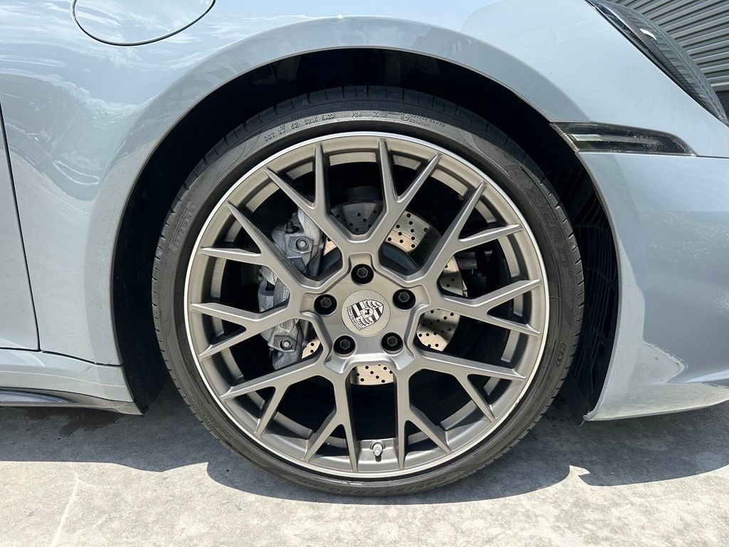 Thumbnail: 2024 Porsche 911 - 15