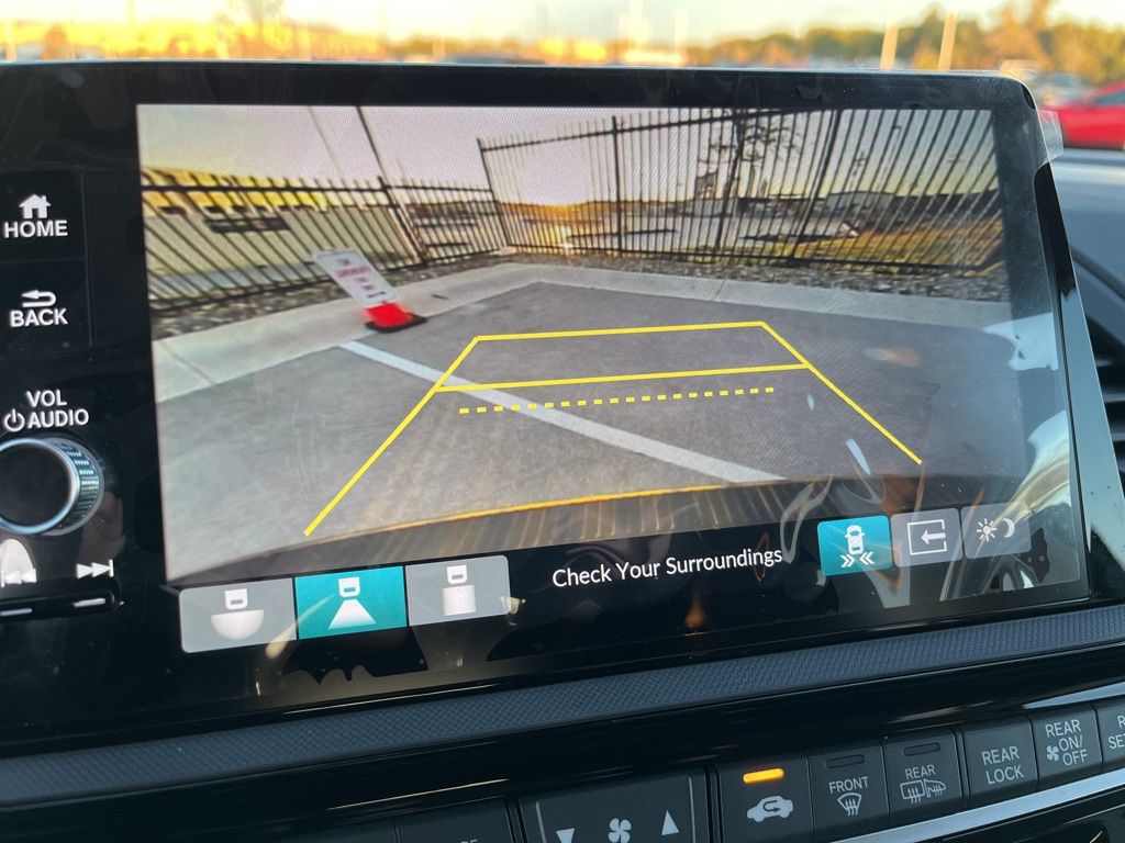 Thumbnail: 2026 Honda Odyssey - 25