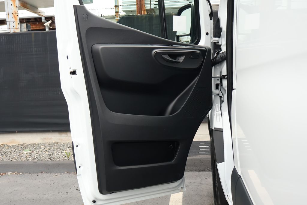 Thumbnail: 2025 Mercedes-Benz Sprinter - 7