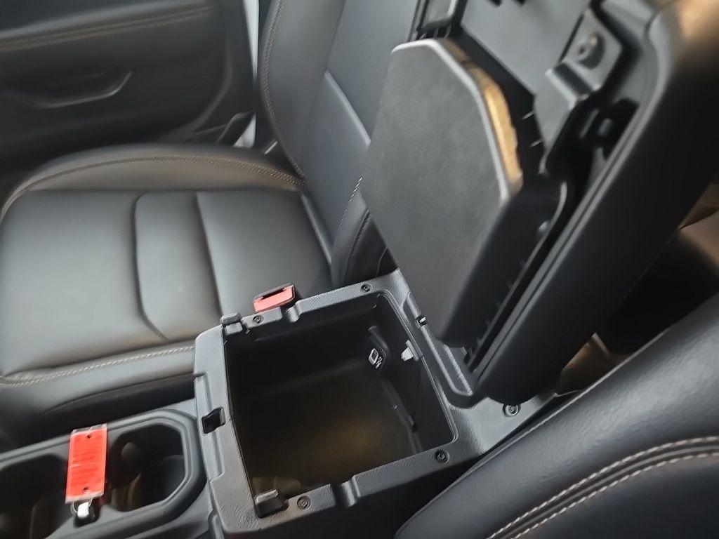 New 2025 White Jeep Sahara image 22