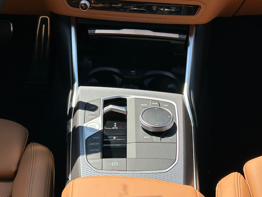 2025 BMW 3 Series 330i 26