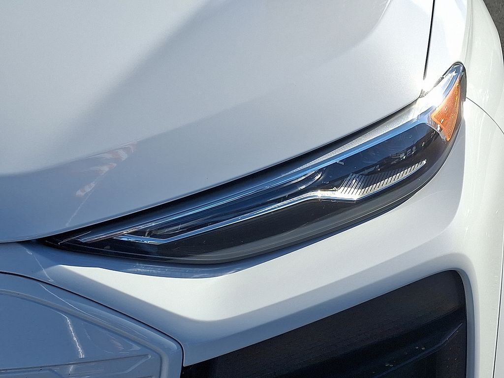 Thumbnail: 2025 Audi Q6 e-tron - 9