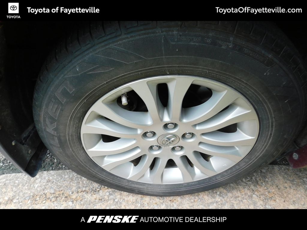 2014 Toyota Sienna XLE 9