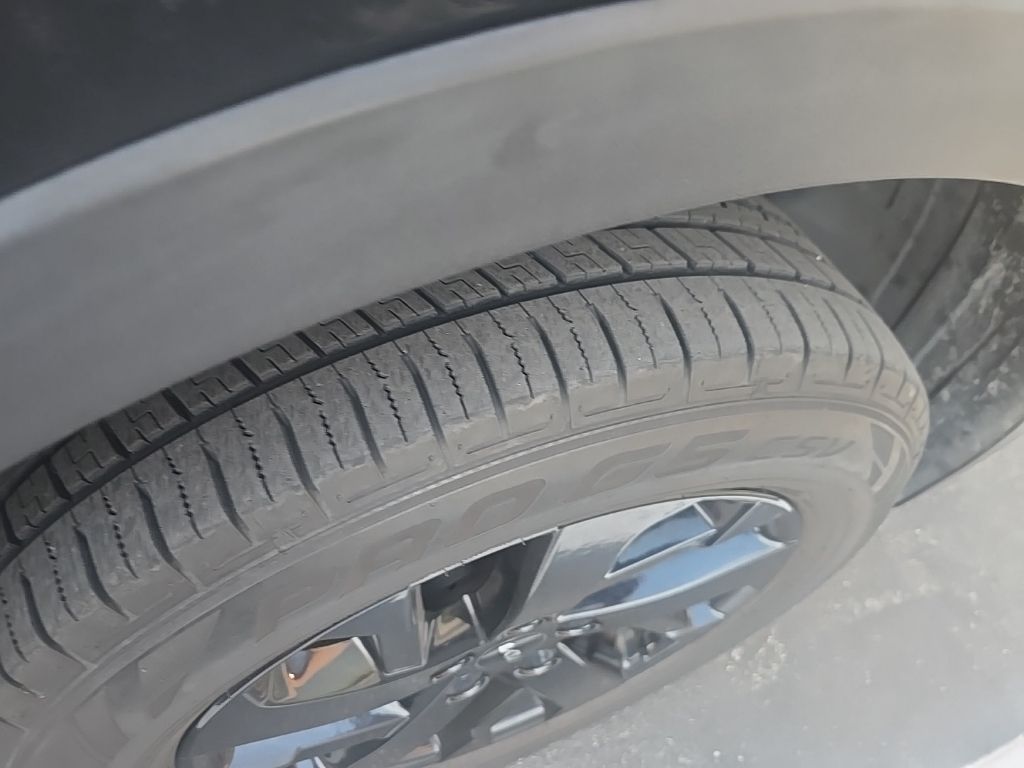 Thumbnail: 2023 Kia Sorento - 5