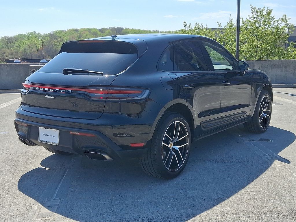 Thumbnail: 2023 Porsche Macan - 8
