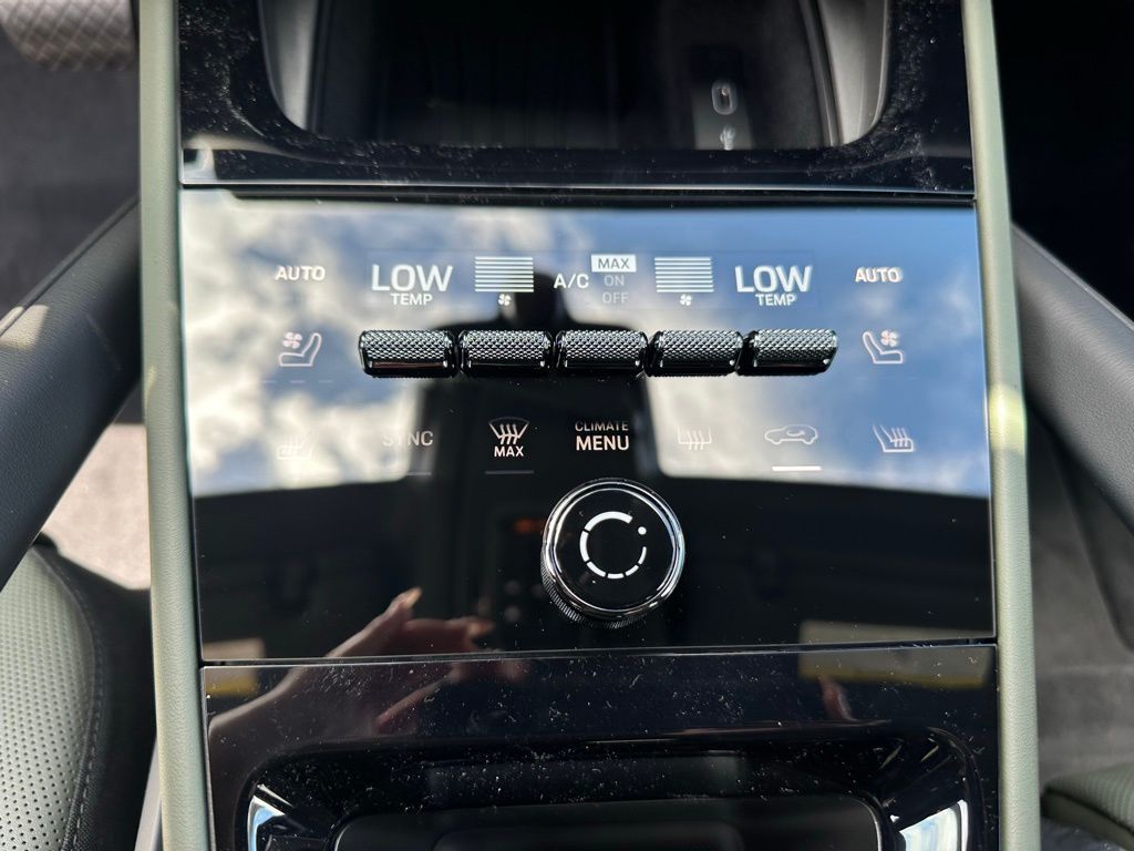 Thumbnail: 2026 Porsche Cayenne - 26