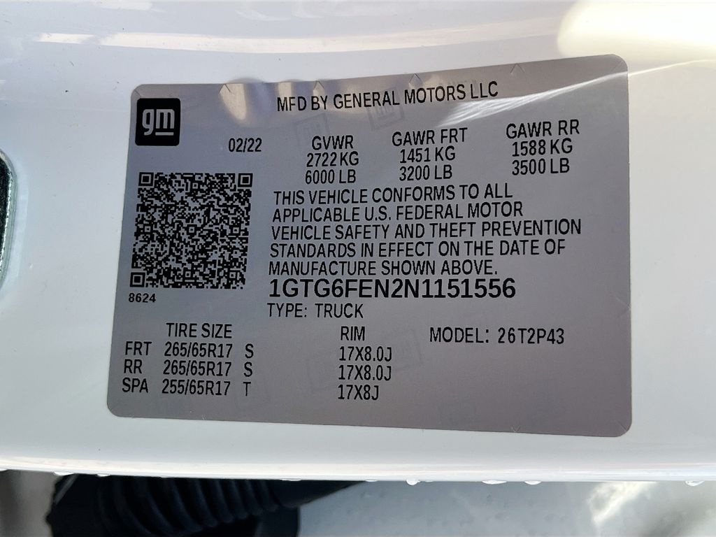 Used 2022 White GMC AT4 w/Leather image 30