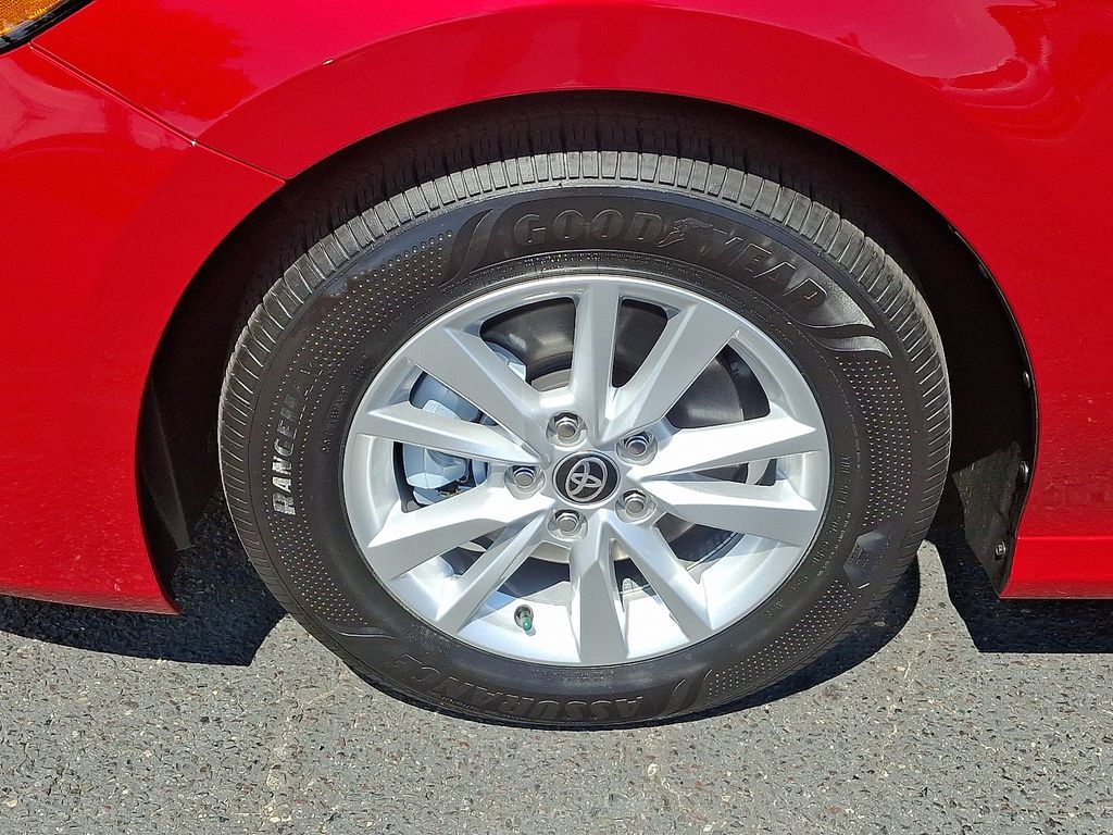 Thumbnail: 2025 Toyota Camry - 8