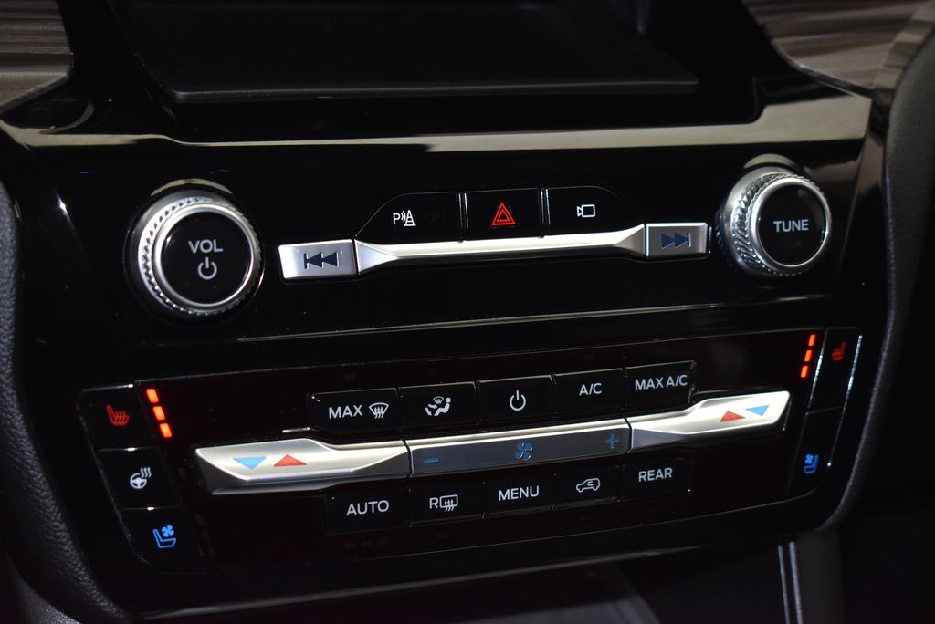 Thumbnail: 2022 Ford Explorer - 22