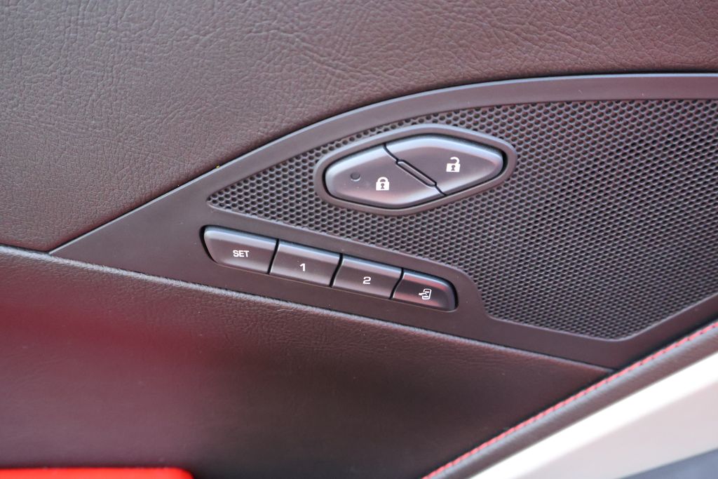 2015 Chevrolet Corvette Stingray 19