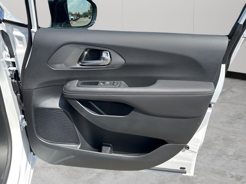 New 2026 White Chrysler LX image 20