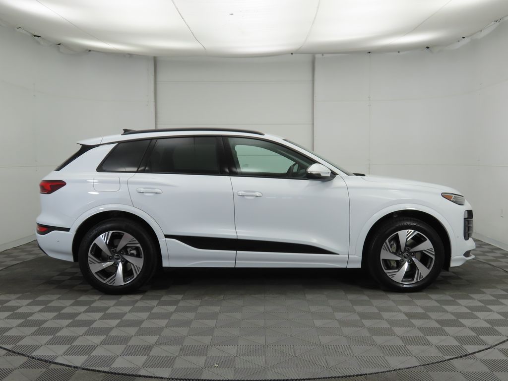 2025 Audi Q6 e-tron Premium 4