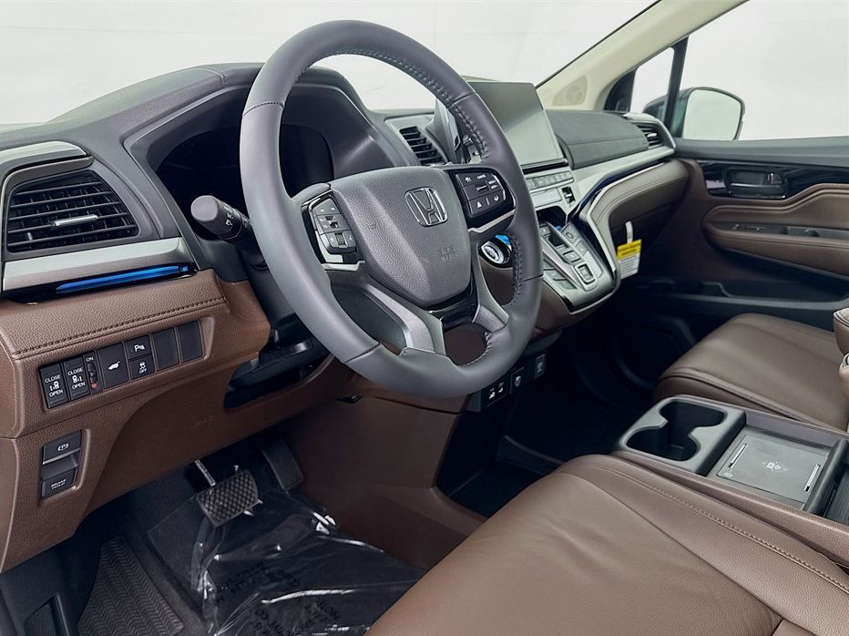 2025 Honda Odyssey Touring photo