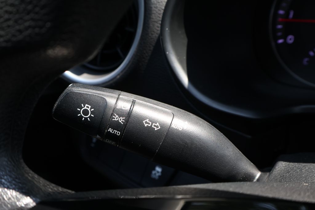 Thumbnail: 2024 Kia Forte - 21